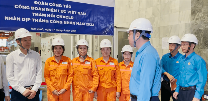 Công đoàn Điện lực Việt Nam biểu dương 1.141 đoàn viên, người lao động