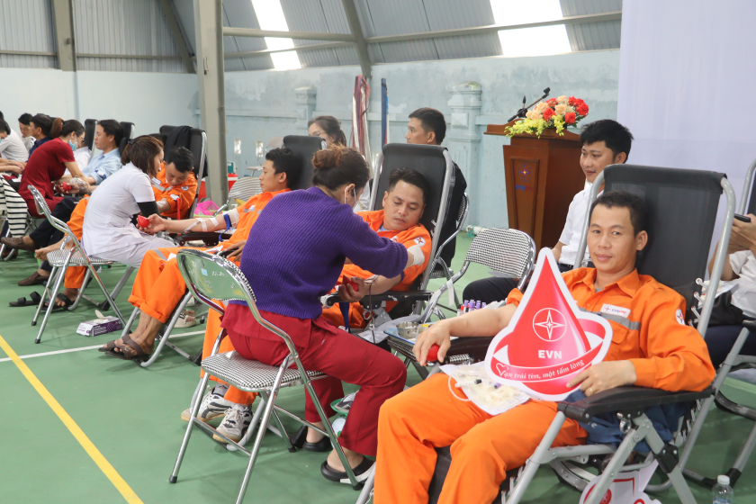 PC Quảng Bình: Hiến máu tình nguyện - Chia sẻ yêu thương