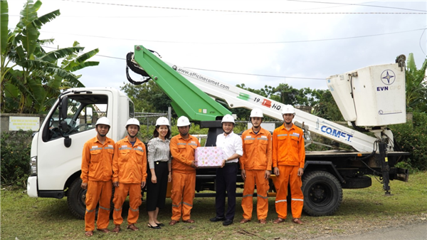 Công đoàn EVNCPC thăm hỏi người lao động nhân dịp Tháng Công nhân